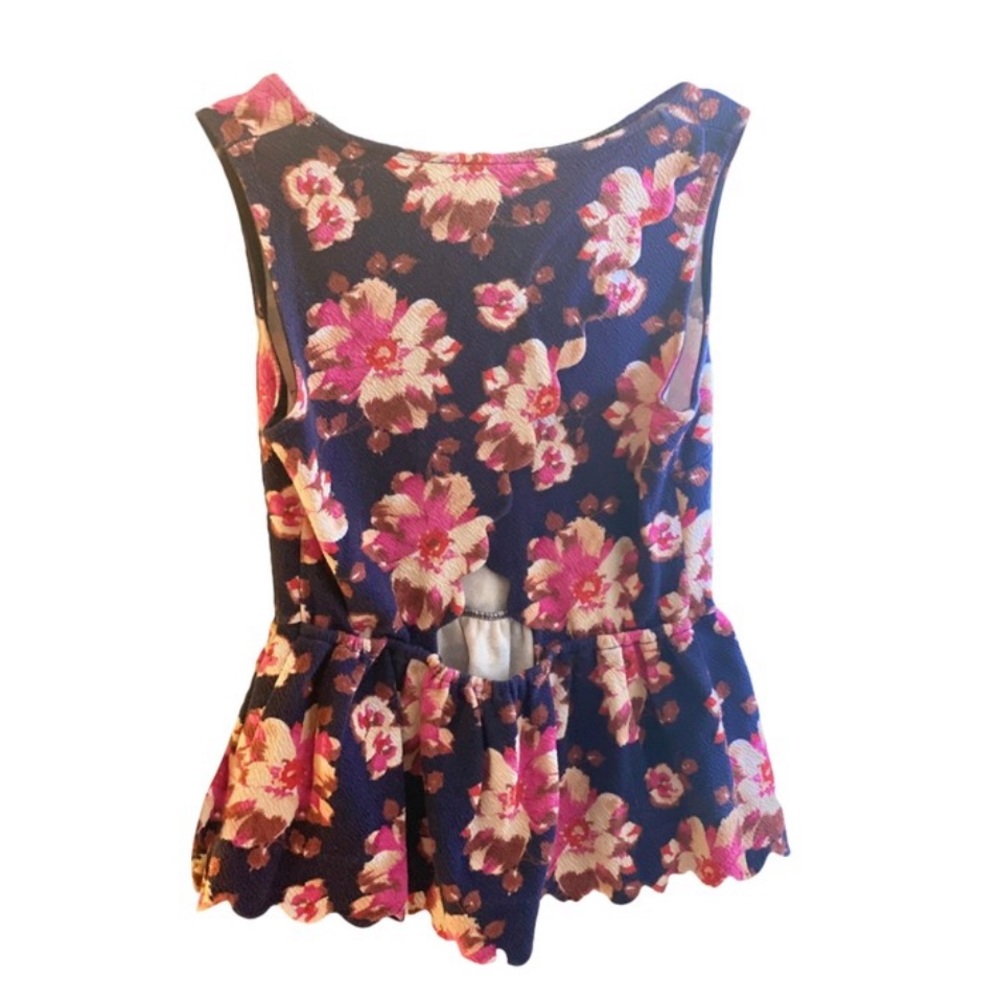 Barely worn, dry cleaned, and a super cute top to dress up or down